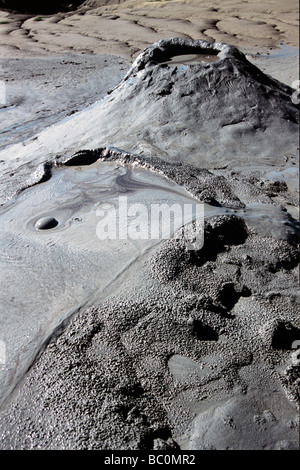 Nahaufnahme mit schlammigen Vulkan aus Rumänien, Europa Stockfoto