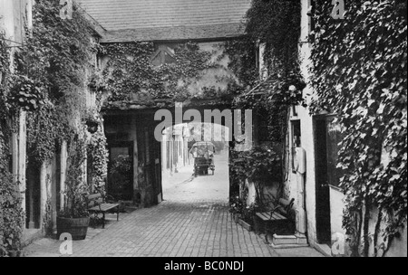 Innenhof der Sarazenen Head Inn, Southwell, Nottinghamshire, 1924-1926. Artist: Unbekannt Stockfoto