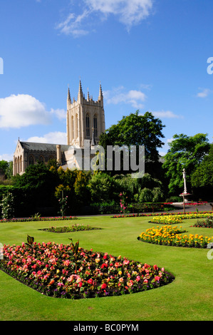 Der Klostergarten und St Edmundsbury Cathedral, Bury St Edmunds Suffolk England UK Stockfoto