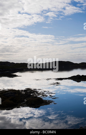 Noch Reflexionen Loch auf der Isle of Harris, Äußere Hebriden, Schottland Stockfoto