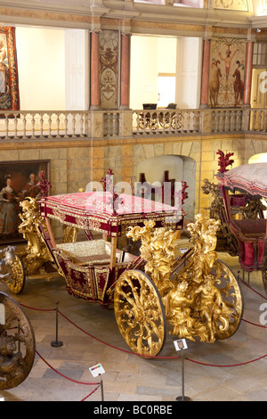 Papst Clement XI Botschaft Coach (der Ozeane), gebaut im Jahre 1716. Das Nationale Kutschenmuseum / Museu Nac. Dos Coches, Lissabon, Portugal. Stockfoto