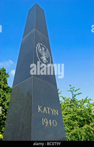 Katyn-Denkmal, das 1940 Massaker an polnischen Kriegsgefangenen zu markieren, indem der sowjetischen Geheimpolizei NKWD Stockfoto