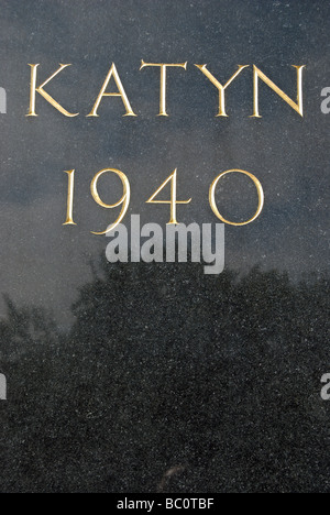 Katyn-Denkmal, das 1940 Massaker an polnischen Kriegsgefangenen zu markieren, indem der sowjetischen Geheimpolizei NKWD Stockfoto