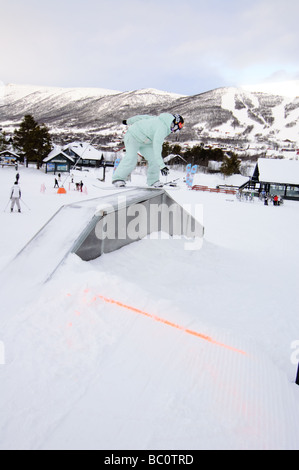 Snowboarden im Resort Geilo, Norwegen Stockfoto