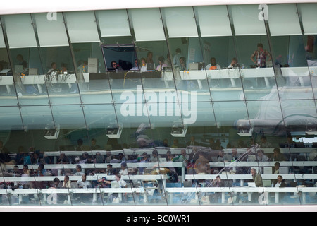 Journalisten arbeiten in der Mediathek während der ICC WorldICC World Twenty20 Finale zwischen Pakistan und Sri Lanka an des Herrn. Stockfoto