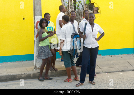 Porträt einer Gruppe von Studenten in Quelimane Mosambik Stockfoto