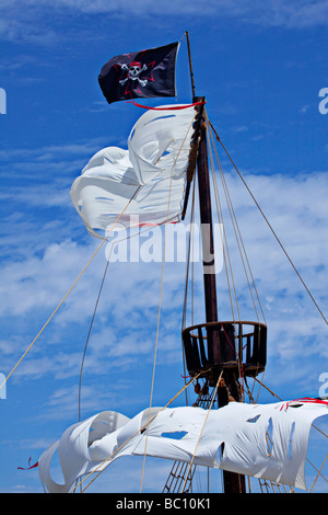 Piratenflagge am mast Stockfoto