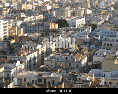TUNIS, TUNESIEN. Ein Abend-Blick über die Innenstadt. 2009. Stockfoto