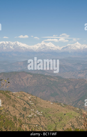 Indischen Himalaya lugt, Uttaranchal, Nordindien, eingefaßt mit China Stockfoto