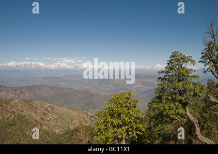 Indischen Himalaya lugt, Uttaranchal, Nordindien, eingefaßt mit China Stockfoto