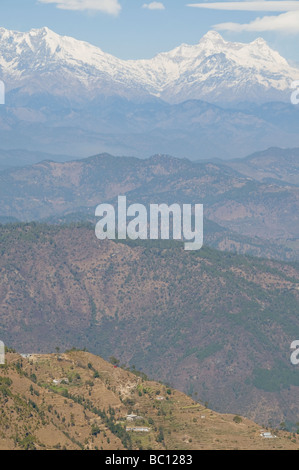 Indischen Himalaya lugt, Uttaranchal, Nordindien, eingefaßt mit China Stockfoto