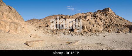 Panorama-Aufnahme des Wadi Bett im Red Sea Hills, Östliche Wüste, Ägypten Stockfoto