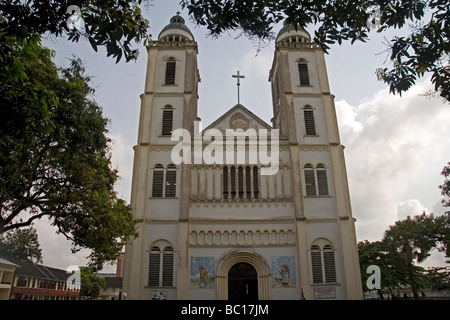 Katholische Kathedrale der Heiligen Petrus und Paulus Akwa Bezirk Douala Kamerun Westafrika Stockfoto