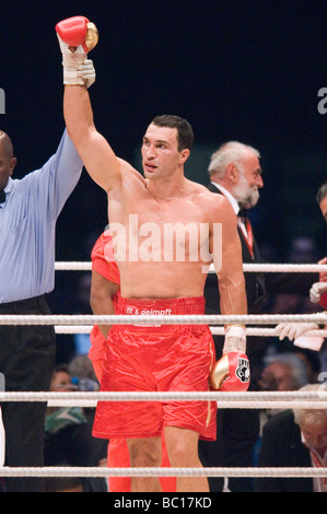 Schweres Gewicht World Championship Wladimir Klitschko UKR Vs Ruslan Chagaev USB in der Schalke Arena in Gelsenkirchen Deutschland Stockfoto