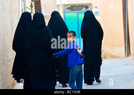 Junge und seine Mutter in Yazd, Iran Stockfoto