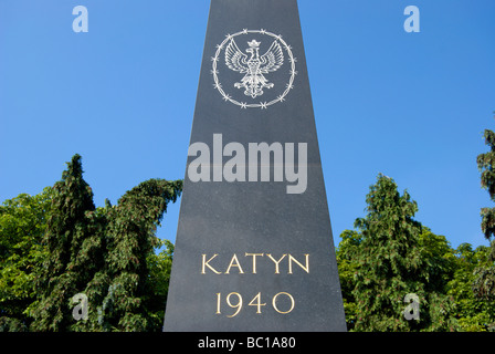 Katyn-Denkmal, das 1940 Massaker an polnischen Kriegsgefangenen zu markieren, indem der sowjetischen Geheimpolizei NKWD Stockfoto