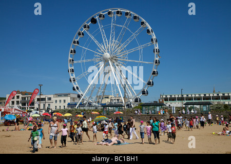 Kinder am Strand von Weston-Super-Mare Stockfoto