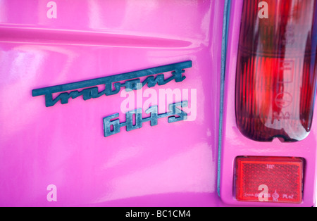 Detail der rosa Trabant Auto gebaut in der ehemaligen DDR Stockfoto