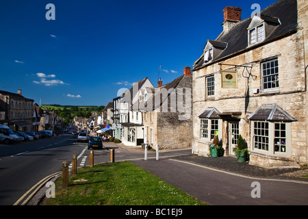 High Street Burford Oxfordshire in den Cotswolds Stockfoto