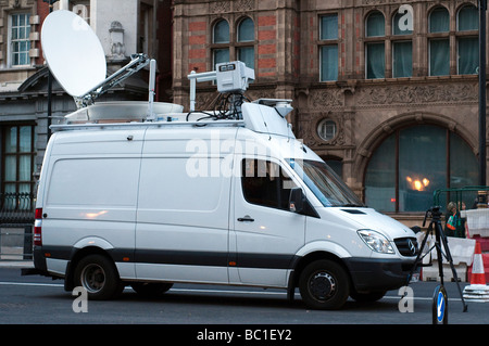 Sat-LKW in Whitehall Stockfoto