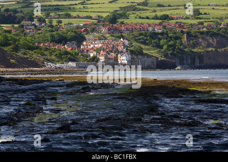 Suchen von boggle Loch in Richtung Robin Hood's Bay an der Küste von North Yorkshire England Stockfoto