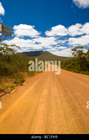 Rote Piste durch Stirling Range Nationalpark Western Australien Stockfoto