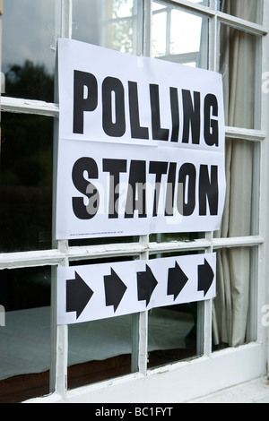 Eine ländliche Wahllokal in den Peak District Dorf Baslow in Derbyshire Stockfoto