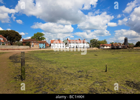 Die attraktive Dorf Langstone am Rande des Chichester Harbour, Hampshire, UK Stockfoto