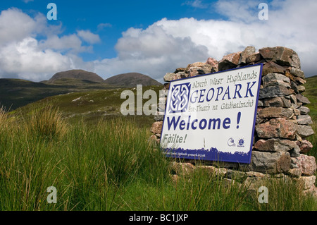 North West Highlands GEOPARK Zeichen, Coigach, Highland Region, Schottland Stockfoto