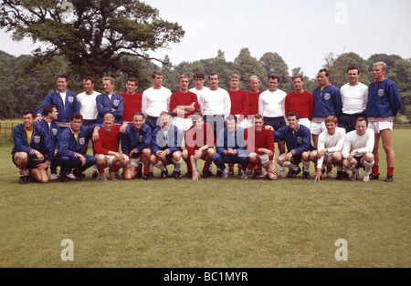 Die England WM-Kader am Lilleshall Hall Trainingslager vor der WM 1966 Stockfoto