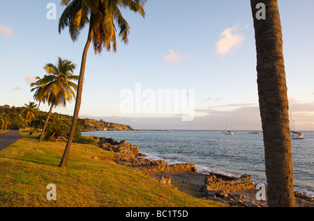 Sint Eustatius Ruinen am Oranje Strand von Oranjestad Stockfoto