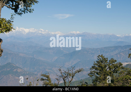 Indischen Himalaya lugt, Uttaranchal, Nordindien, eingefaßt mit China Stockfoto