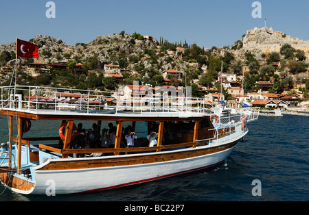 Burg in Kale, Simena. Yacht-Tour zur antiken lykischen Ruinen in Kekova.  Ägäis, türkischen Mittelmeerküste. Stockfoto