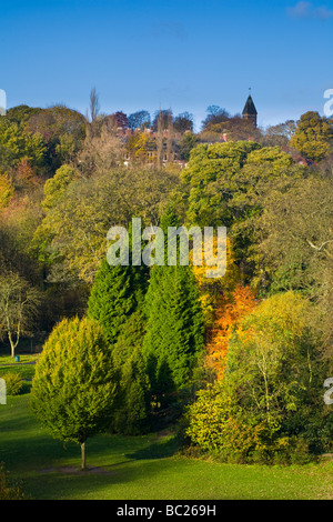 England Tyne tragen Newcastle Upon Tyne Blick von der Armstrong-Brücke in Richtung Jesmond Dene Stockfoto