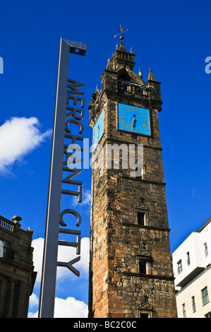 dh Trongate GLASGOW ÜBERQUEREN GLASGOW Tollbooth Kirchturm Merchant City Schild Mautstelle Stockfoto