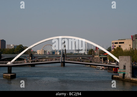 Fußgängerbrücke über den Yarra River am Southbank, Melbourne, Victoria, Australien Stockfoto