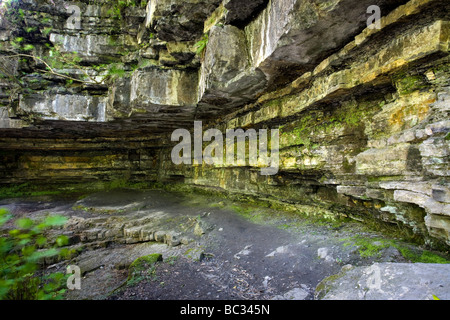 Gibson s-Höhle in der Nähe von Bow Lee Beck Bowlees Teesdale England Stockfoto