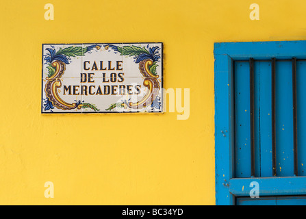 CALLE DE LOS MERCADERES, Straßenschild, Alt-Havanna, Kuba Stockfoto