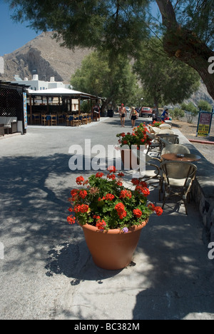 Meer bei Perissa auf Santorini Stockfoto