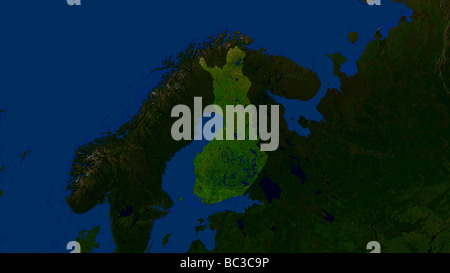 Satellitenbild von Finnland mit den umliegenden Ländern verdunkelt Stockfoto