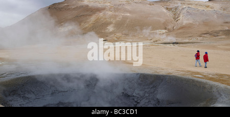 Dampfen große Schlamm Topf, Namaskard, geothermische Thermalquelle Bereich, Nordisland Stockfoto