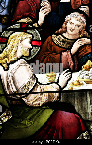Glasmalerei-Fenster zeigt das letzte Abendmahl Kineton Kirche Warwickshire Stockfoto