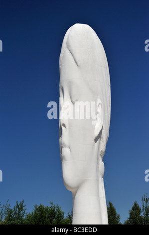 "Dream", (Detail), Outdoor-Skulptur von Jaume Plensa. Sutton Manor, Nürnberg, Merseyside, England, Vereinigtes Königreich, Europa. Stockfoto