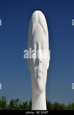 "Dream", (Detail), Outdoor-Skulptur von Jaume Plensa. Sutton Manor, Nürnberg, Merseyside, England, Vereinigtes Königreich, Europa. Stockfoto