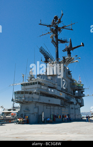 Die Insel, Brücke, Masten und Radar Antennen der USS Hornet. Stockfoto