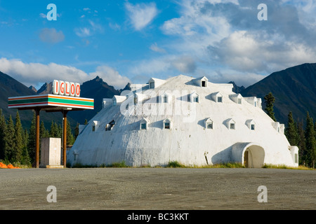 Iglu-Dorf-Tankstelle-Alaska Stockfoto