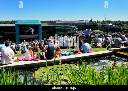 Henman Hill an der Wimbledon Tennis Championships 2009 C Willen Strange Www Willstrange co uk Info Willstrangephotography co uk Stockfoto