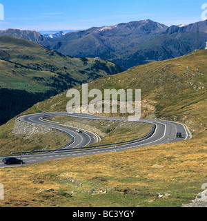 Wicklung haarnadel Bett auf einem Berg Straße in den Pyrenäen, Frankreich, Europa. Stockfoto