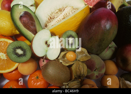 Verschiedenen tropischen Sub mediterranen und gemäßigten Südfrüchte Stockfoto