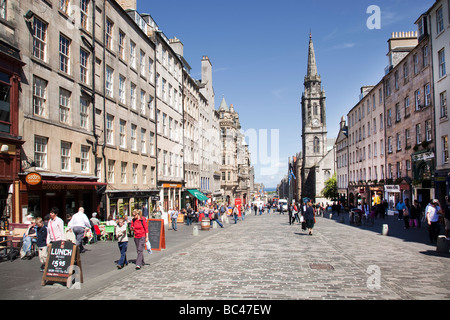 Straßencafés an der Royal Mile, Edinburgh, Schottland Stockfoto